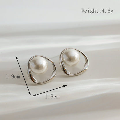 1 Pair Elegant Simple Style Flower Plating Inlay 304 Stainless Steel Pearl 18K Gold Plated Ear Studs