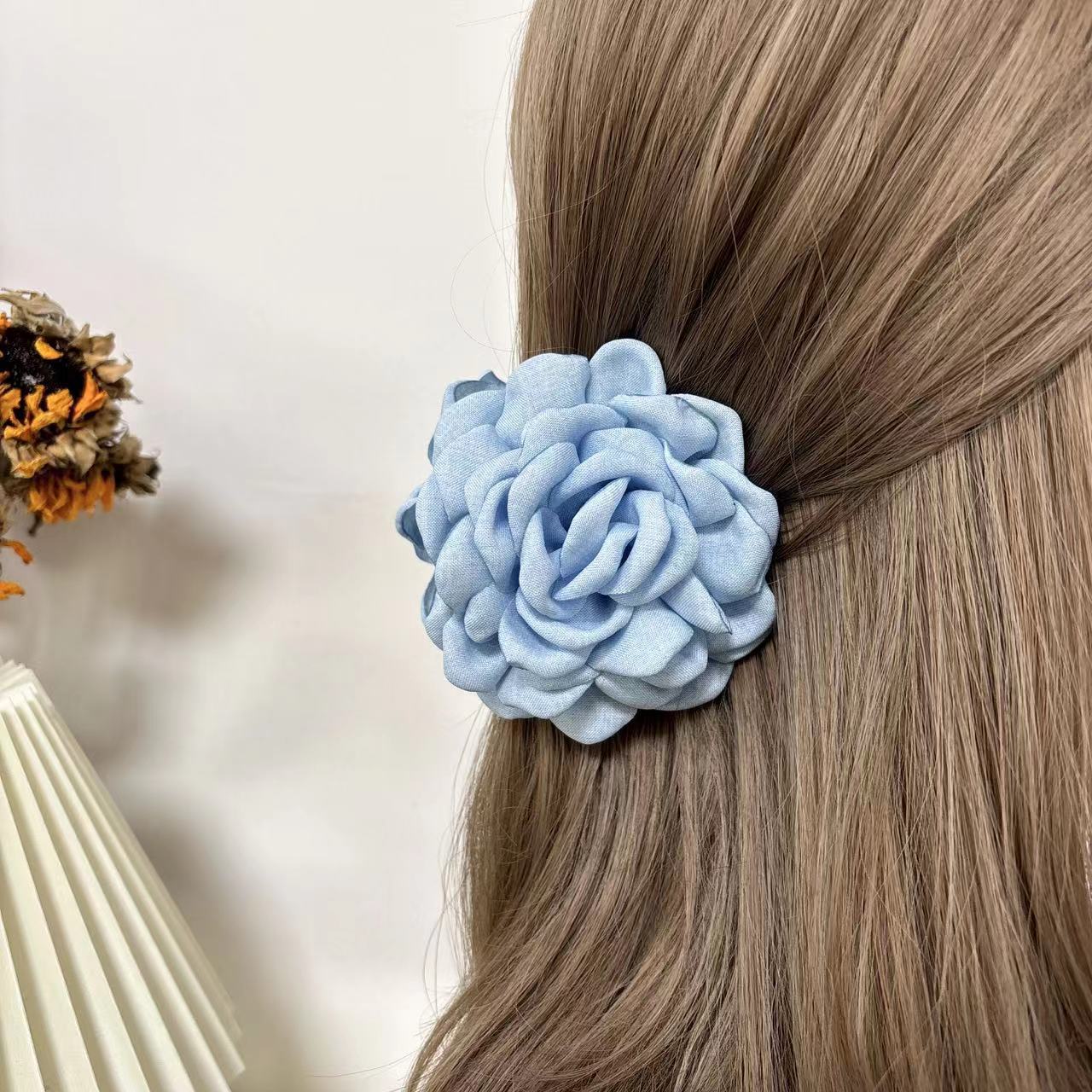 Women'S Sweet Korean Style Rose Flower Cloth Hair Claws