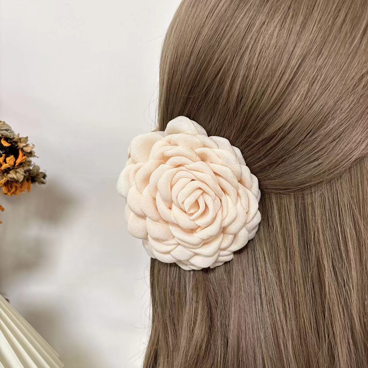 Women'S Sweet Korean Style Rose Flower Cloth Hair Claws