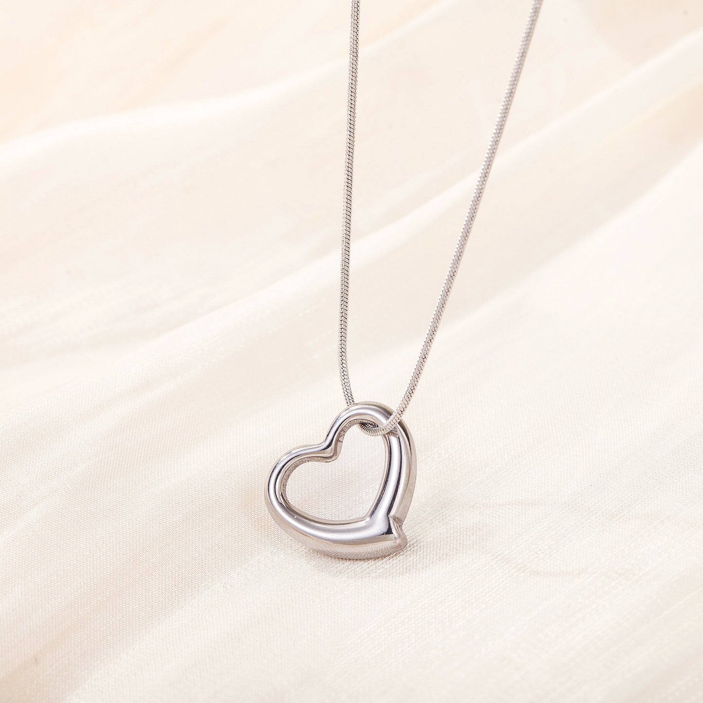 Simple Style Heart Shape Titanium Steel Wholesale Pendant Necklace