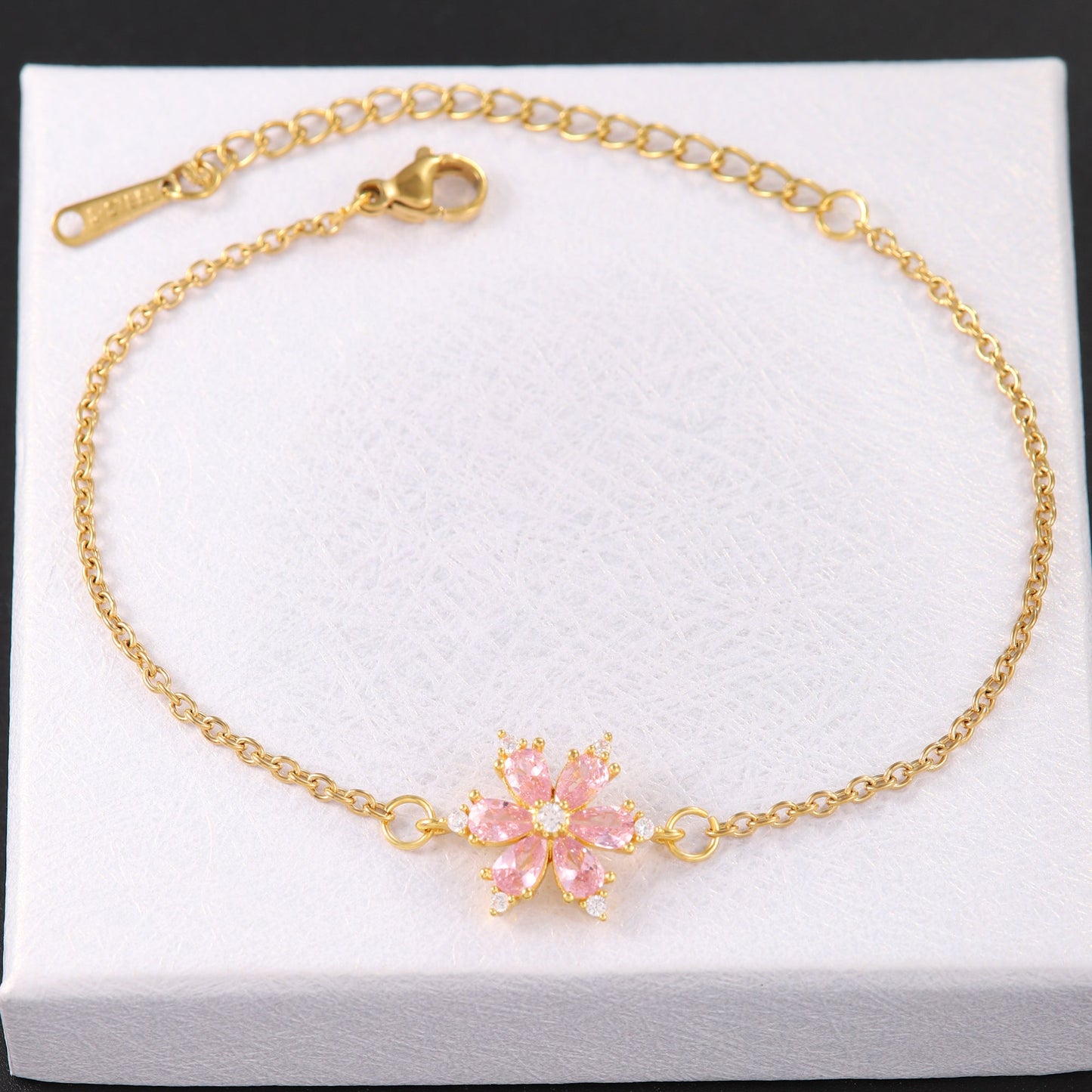 Shiny Flower 304 Stainless Steel Copper 18K Gold Plated Zircon Bracelets In Bulk