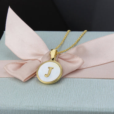 Simple Style Letter Titanium Steel Plating Inlaid Shell Necklace