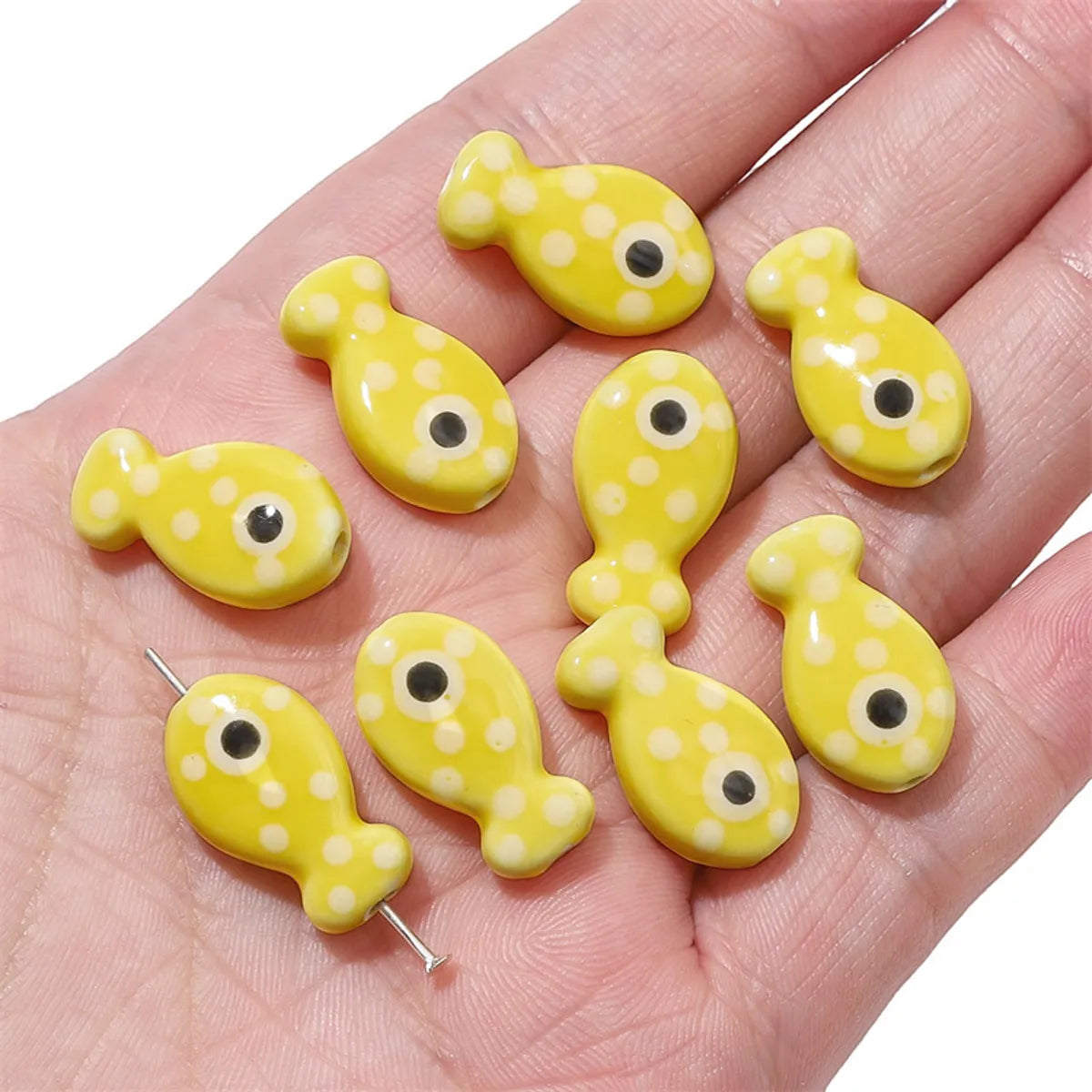 2 Pieces 11 * 19mm Hole 2~2.9mm Ceramics Fish Beads