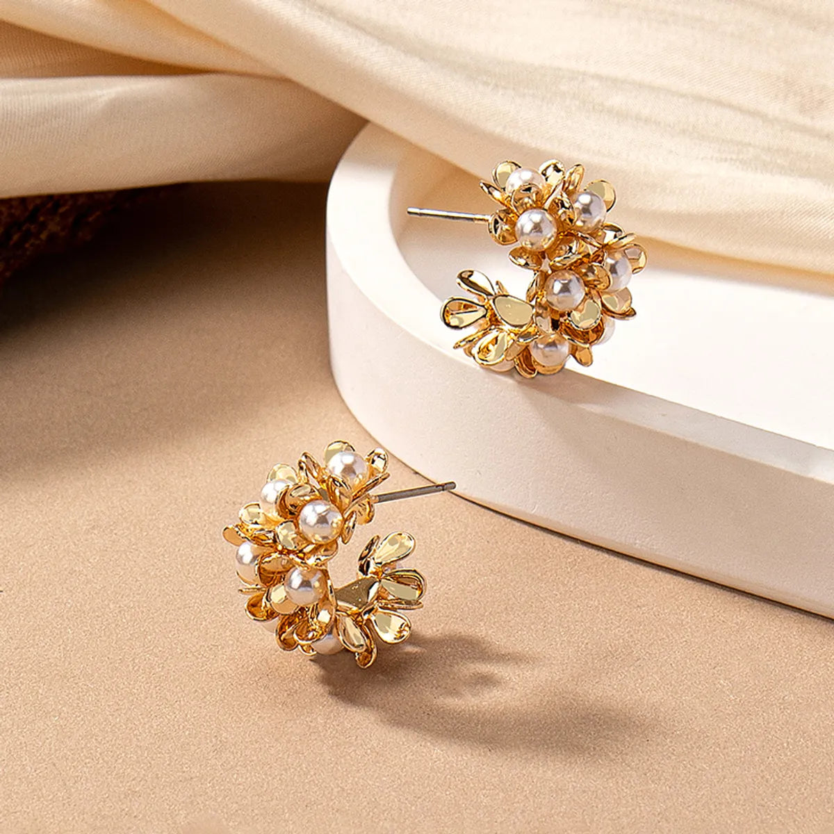 2 Pieces Cute Romantic Shiny Flower Plating Inlay Alloy Ferroalloy Acrylic 14k Gold Plated Ear Studs