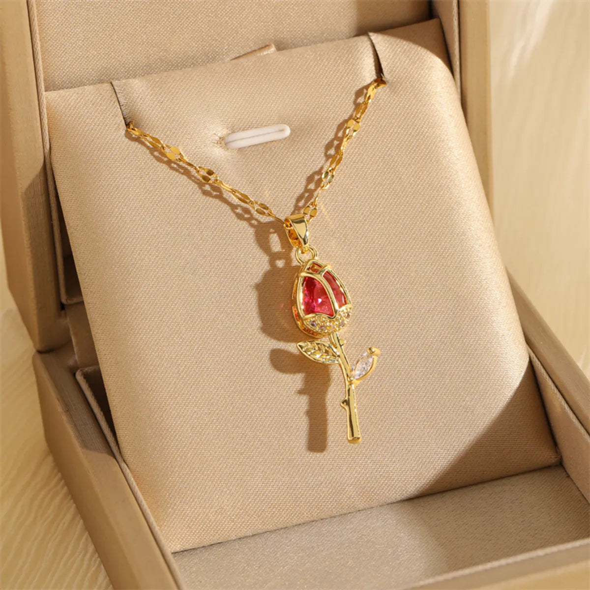 201 Stainless Steel Brass 18K Gold Plated Hollow Out Inlay Flower Zircon Pendant Necklace