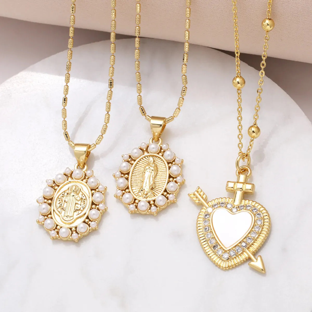 201 Stainless Steel Copper 18K Gold Plated Vintage Style Modern Style Simple Style Plating Inlay Portrait Heart Shape Zircon Pendant Necklace