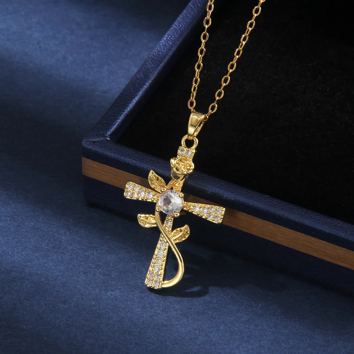 201 Stainless Steel Copper Gold Plated Retro Simple Style Plating Inlay Cross Rose Zircon Pendant Necklace