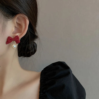 Autumn And Winter New Korean Retro Velvet Bow Heart Pearl Earrings