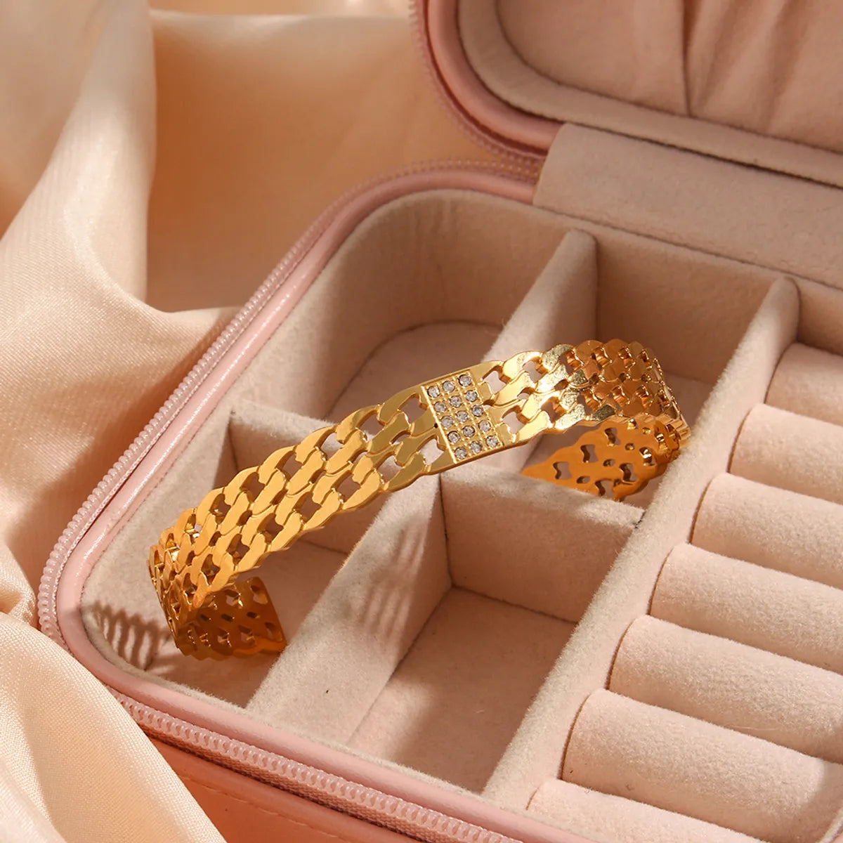 Lady Geometric 304 Stainless Steel 18K Gold Plated Zircon Bangle In Bulk