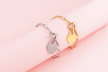 European And American Fashion Design Ot Buckle Peach Heart Pendant Necklace Ins Fashion Graceful Online Influencer Retro Female Accessories Suit