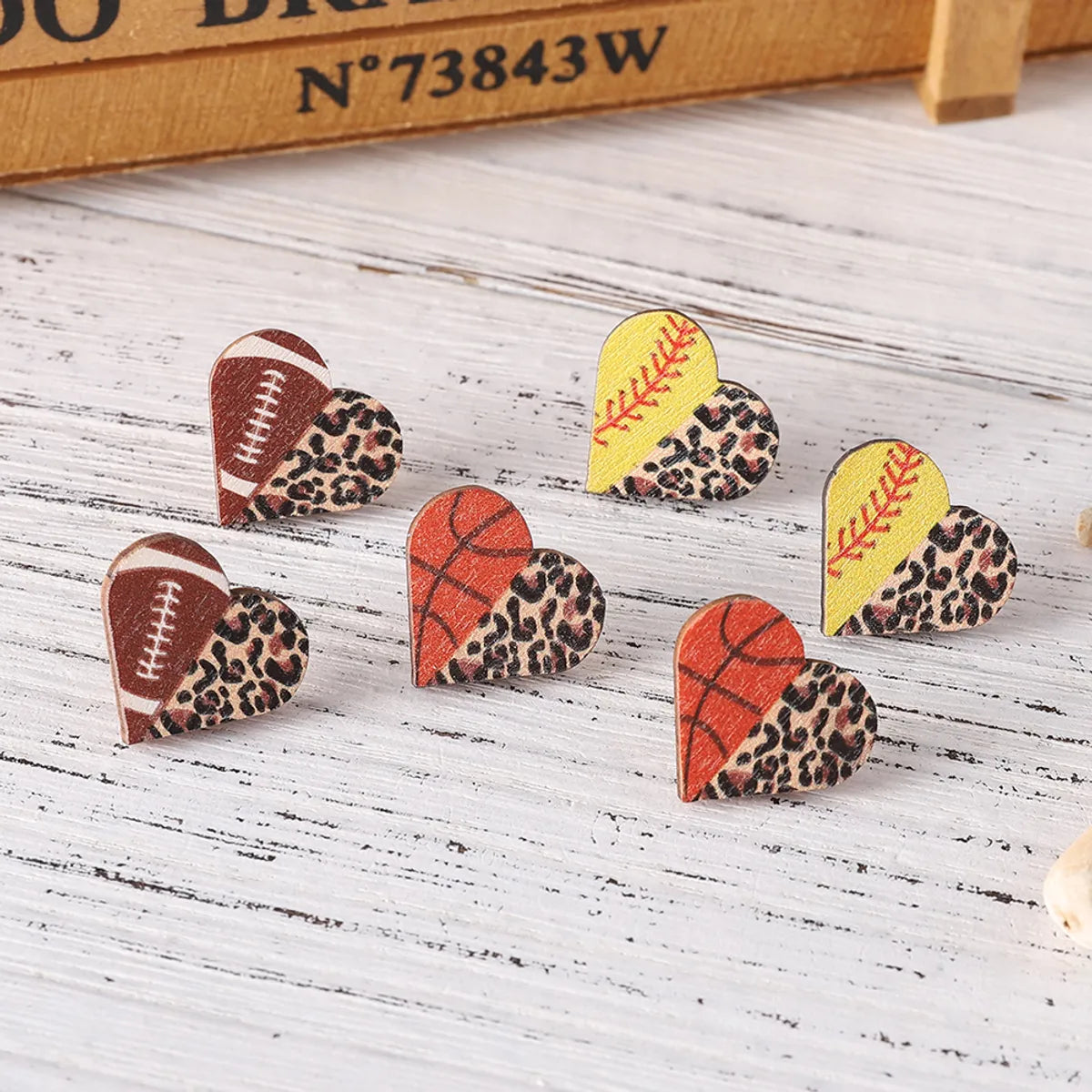 3 Pairs Vintage Style Heart Shape Wood Ear Studs