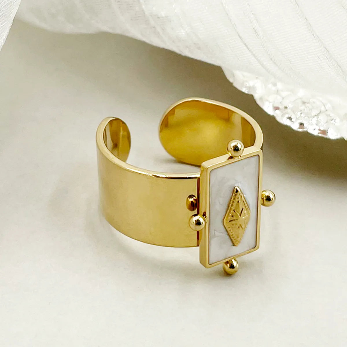 304 Stainless Steel 14K Gold Plated Elegant Classical Vintage Style Pearl Plating Sun Flower Butterfly Open Rings