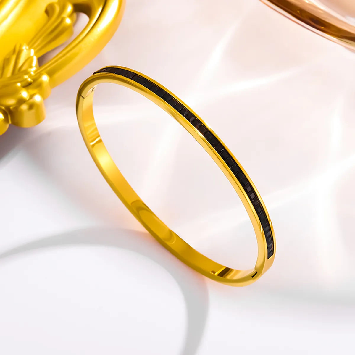 304 Stainless Steel 18K Gold Plated Basic Modern Style Classic Style Inlay Geometric Zircon Bangle