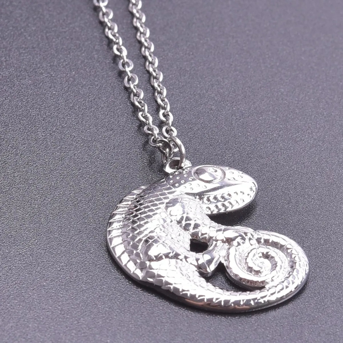 304 Stainless Steel 18K Gold Plated Basic Modern Style Classic Style Plating Lizard Pendant Necklace