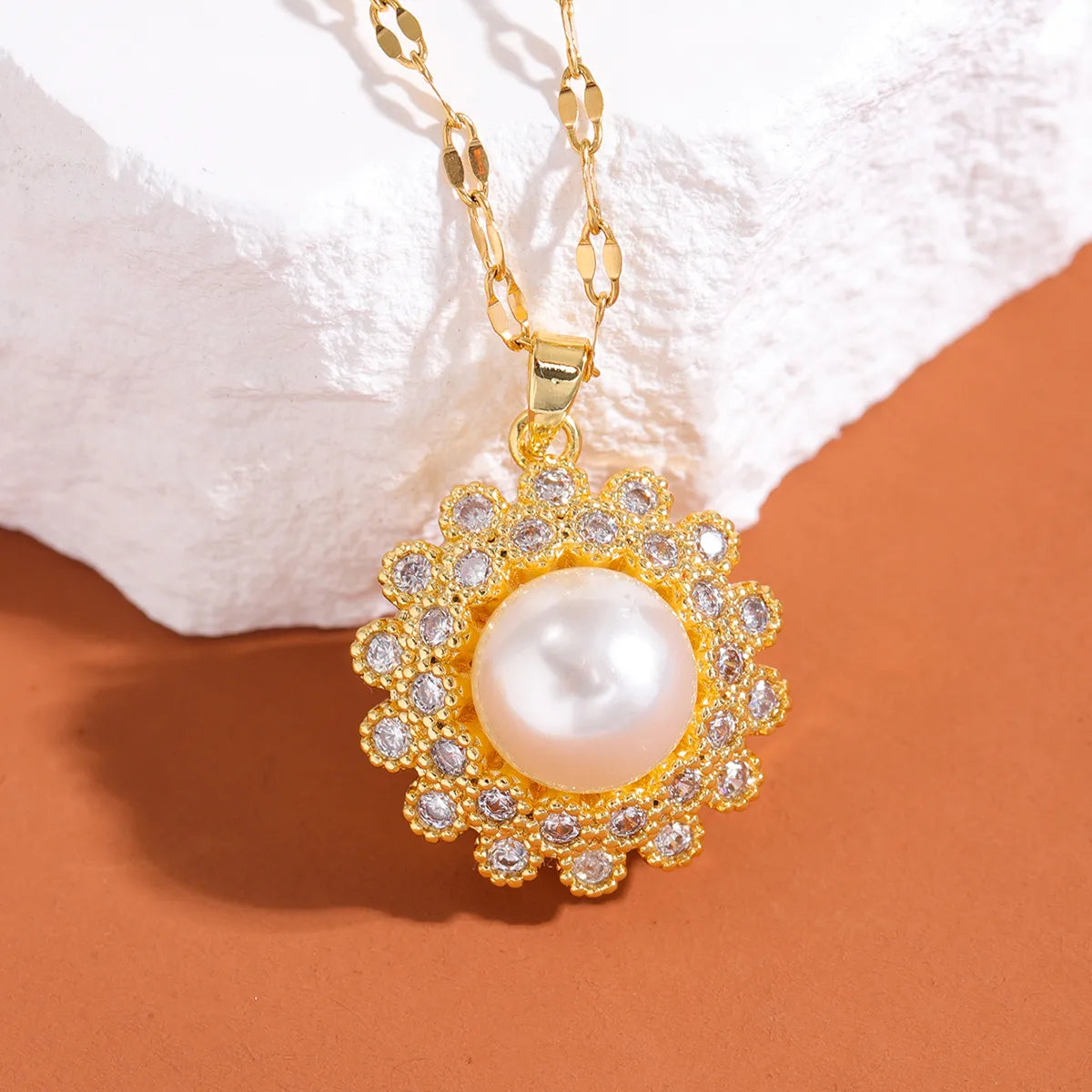 304 Stainless Steel 18K Gold Plated Cute Diamond Round Flower Zircon Pendant Necklace