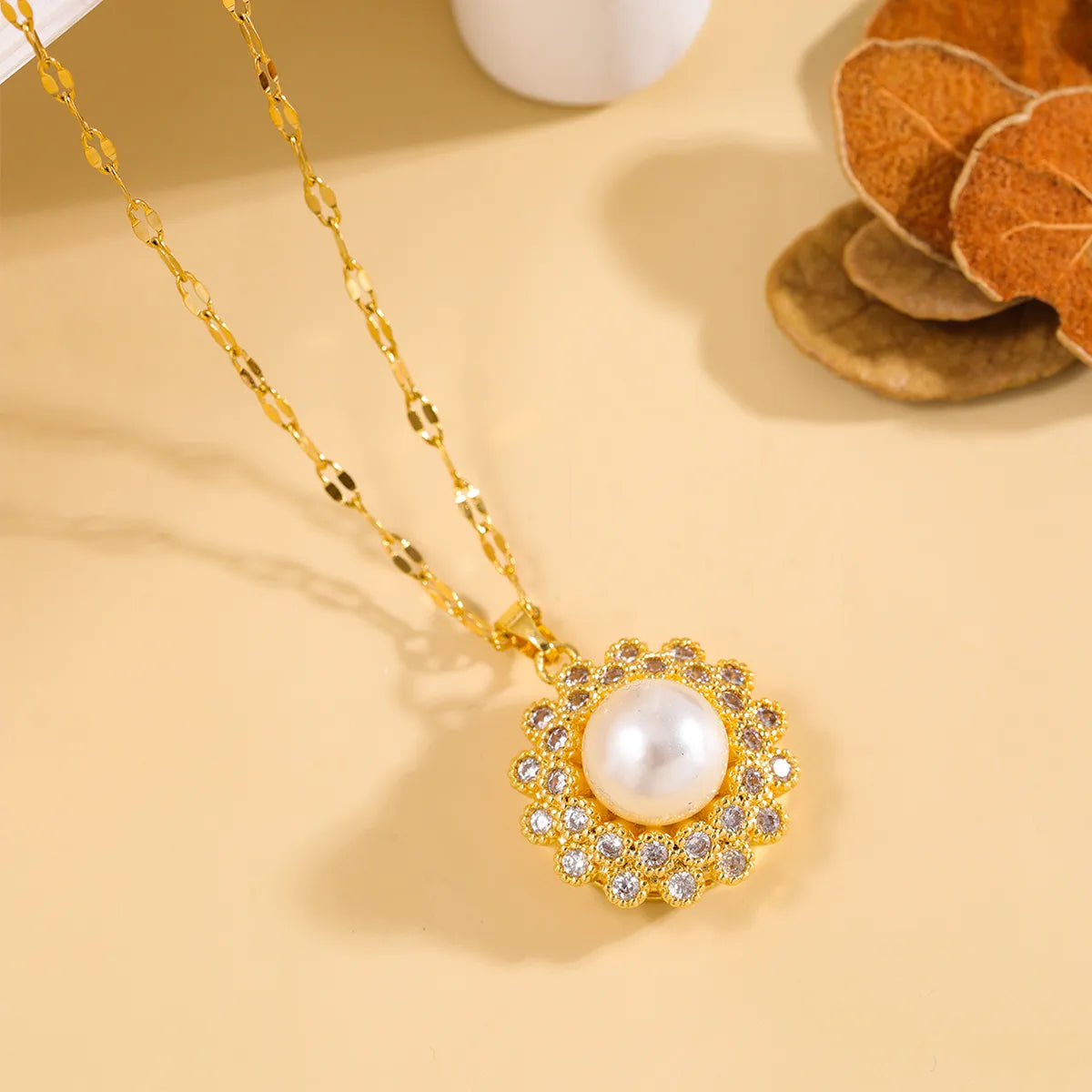 304 Stainless Steel 18K Gold Plated Cute Diamond Round Flower Zircon Pendant Necklace