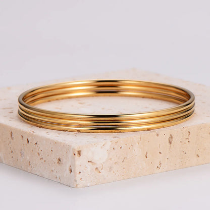 Elegant Simple Style Solid Color 304 Stainless Steel 18K Gold Plated Bangle In Bulk