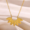 304 Stainless Steel 18K Gold Plated French Style Simple Style Flower Pendant Necklace