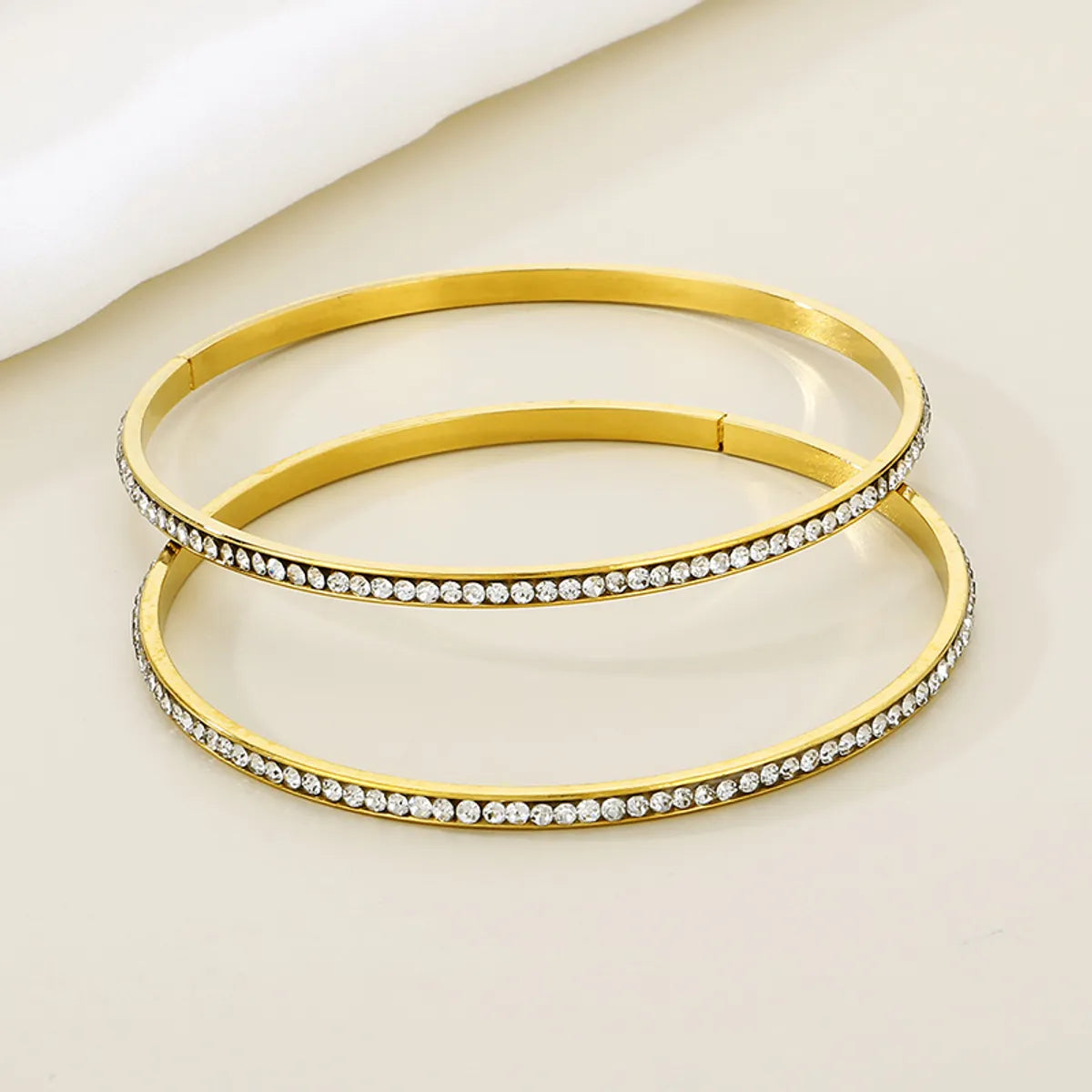 Glam Solid Color 304 Stainless Steel 18K Gold Plated Bangle In Bulk