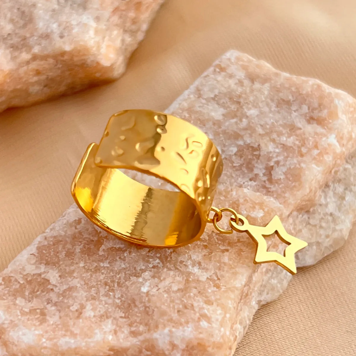 Wholesale Jewelry Hawaiian Tropical Simple Style Star Solid Color 304 Stainless Steel 18K Gold Plated Plating Hollow Out Charm Rings