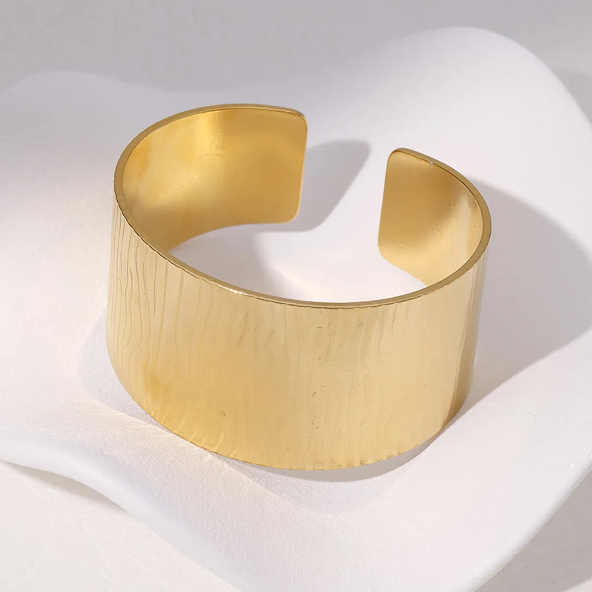 IG Style Modern Style Simple Style Solid Color Crack 304 Stainless Steel 18K Gold Plated Bangle In Bulk