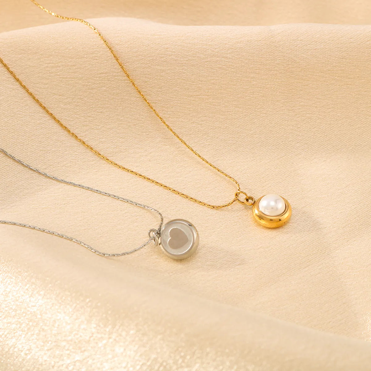 Wholesale Jewelry IG Style Romantic Simple Style Round 304 Stainless Steel Pearl 18K Gold Plated Three-Dimensional Inlay Pendant Necklace