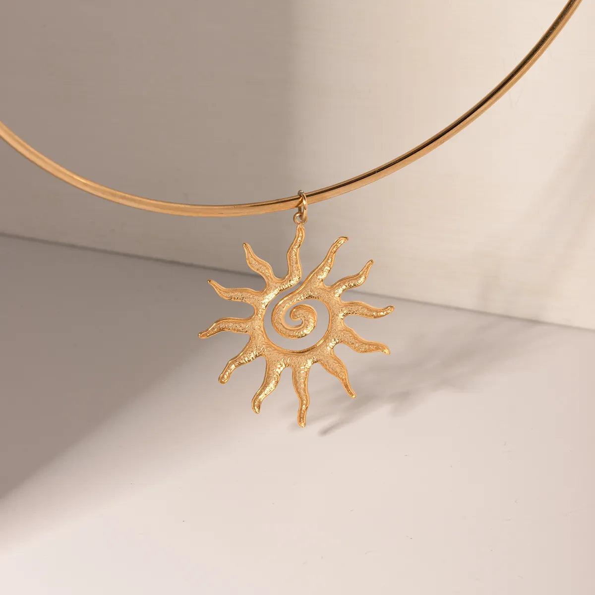 304 Stainless Steel 18K Gold Plated IG Style Simple Style Sun Pendant Necklace