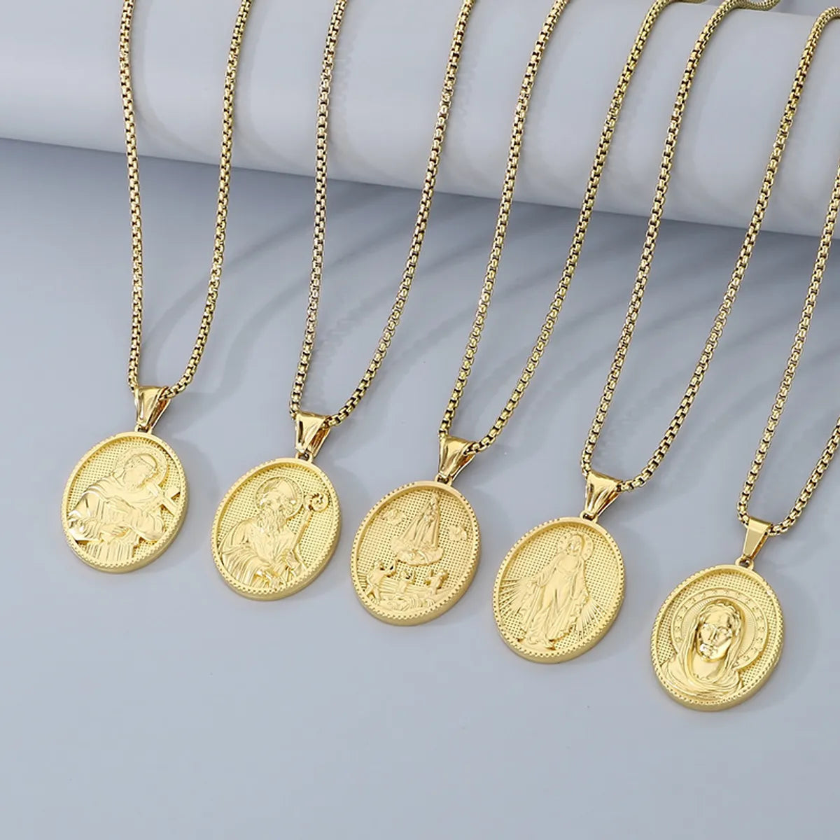 304 Stainless Steel 18K Gold Plated Modern Style Classic Style Human Round Pendant Necklace