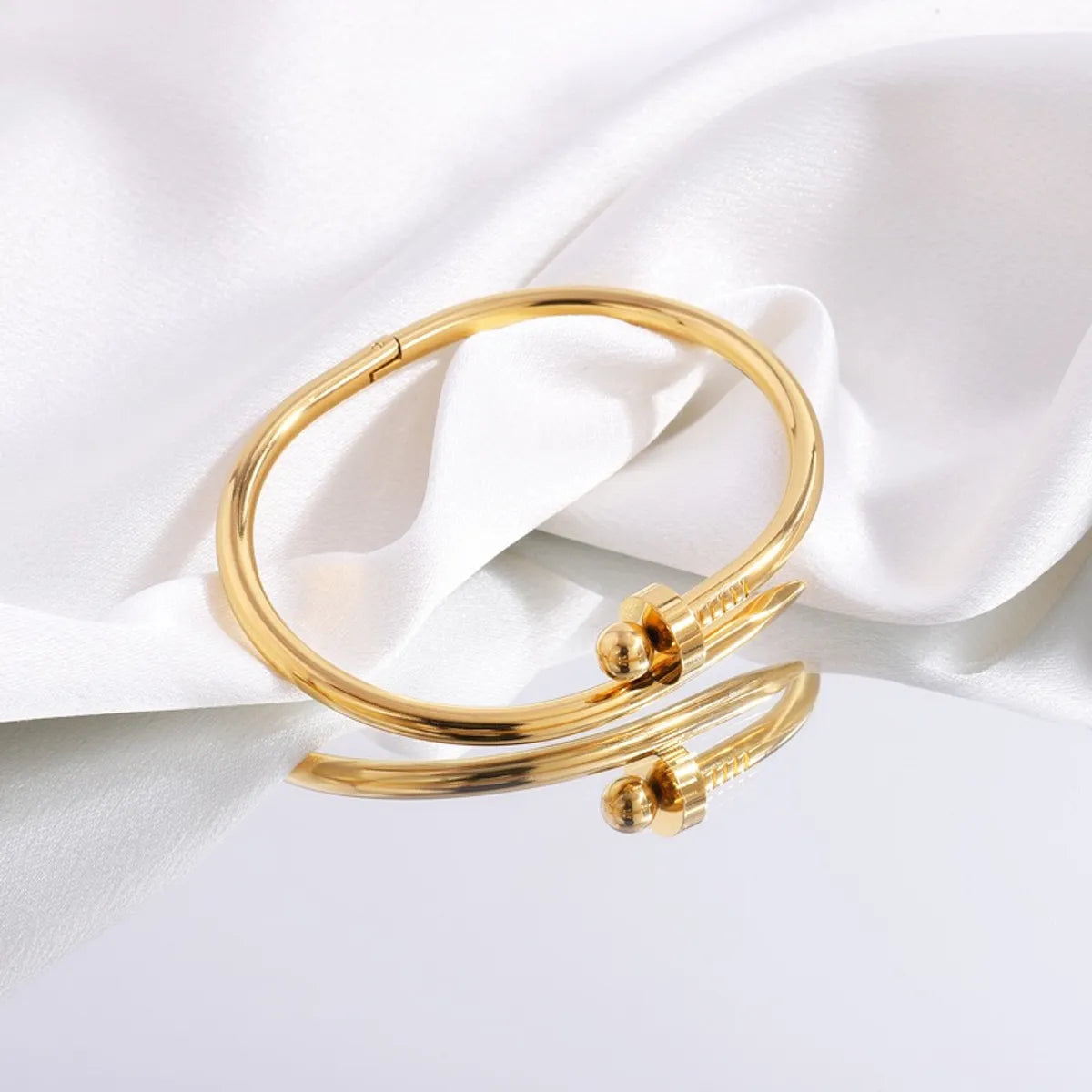 304 Stainless Steel 18K Gold Plated Simple Style Classic Style Commute Solid Color Bangle