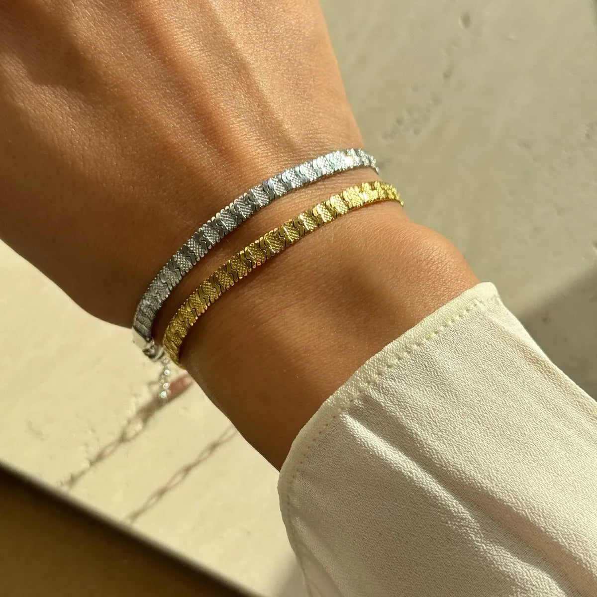 304 Stainless Steel 18K Gold Plated Simple Style Classic Style Plating Solid Color Bracelets