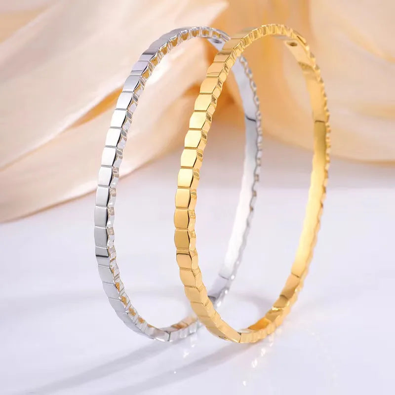 Streetwear Solid Color 304 Stainless Steel 18K Gold Plated Bangle In Bulk