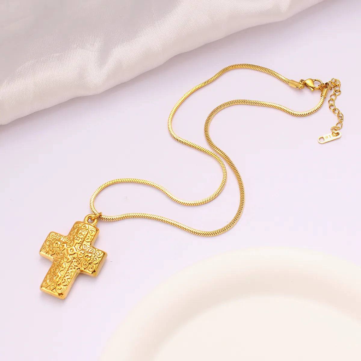 304 Stainless Steel 18K Gold Plated Vintage Style Cross None Pendant Necklace