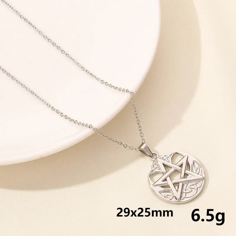 304 Stainless Steel Casual Simple Style Hollow Out Star Moon Pendant Necklace