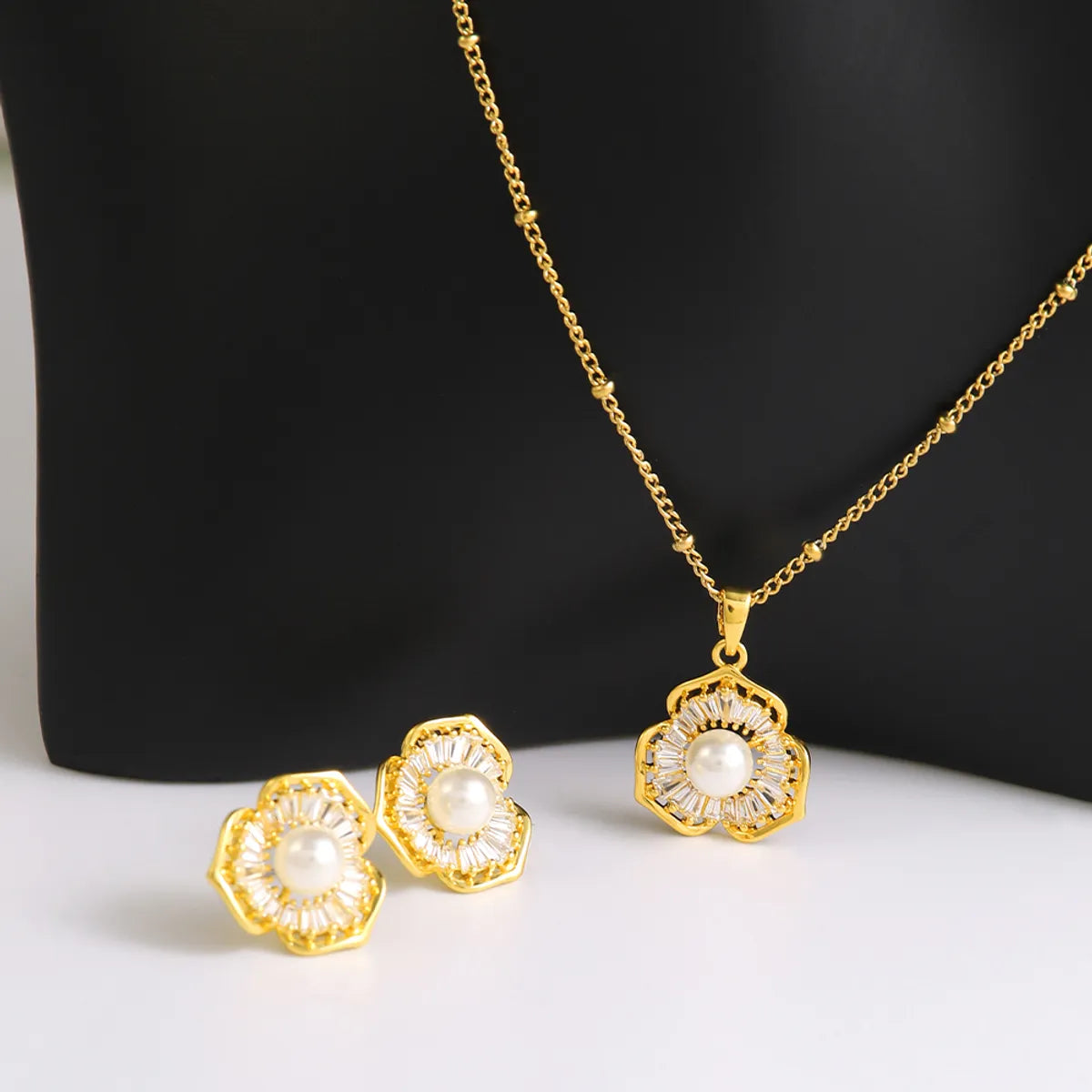 304 Stainless Steel Copper 18K Gold Plated Casual Elegant Shiny Plating Inlay Flower Artificial Pearls Zircon Earrings Necklace Jewelry Set