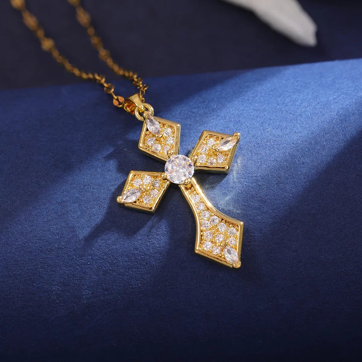 Wholesale Classic Style Cross 304 Stainless Steel Copper Inlay 18K Gold Plated Zircon Pendant Necklace