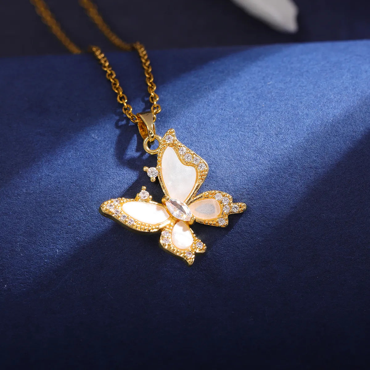 Wholesale Elegant Sunflower Flower Butterfly 304 Stainless Steel Copper Inlay 18K Gold Plated Zircon Pendant Necklace