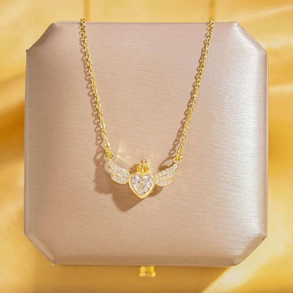 304 Stainless Steel Copper 18K Gold Plated K Gold Plated Cute Inlay Flower Butterfly Acrylic Shell Zircon Pendant Necklace