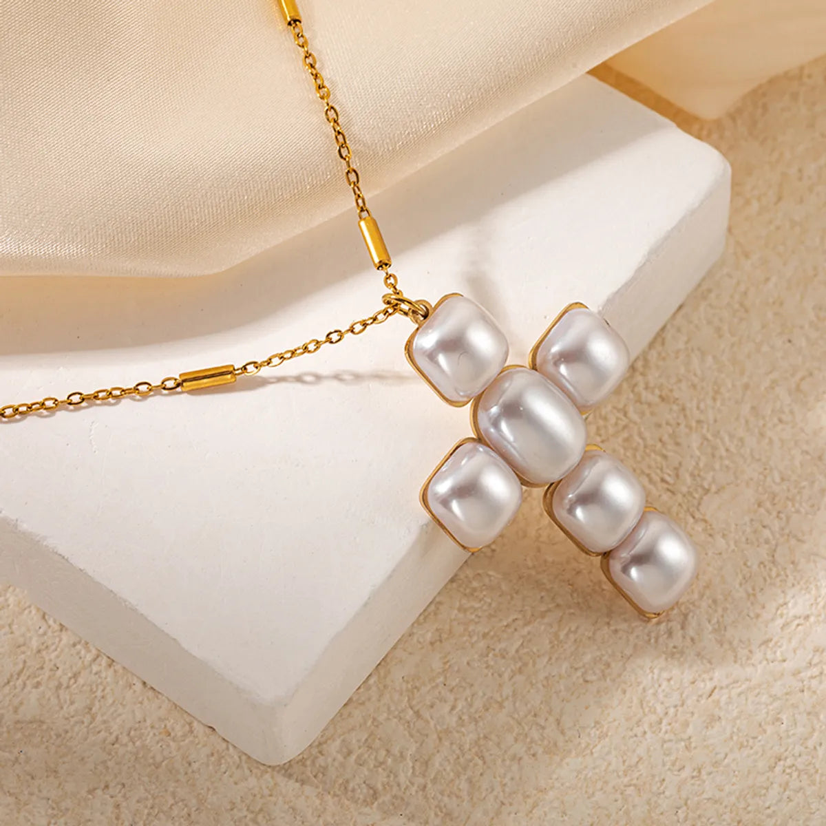 Wholesale Jewelry Elegant Modern Style Cross 304 Stainless Steel Pearl 14K Gold Plated Plating Inlay Pendant Necklace