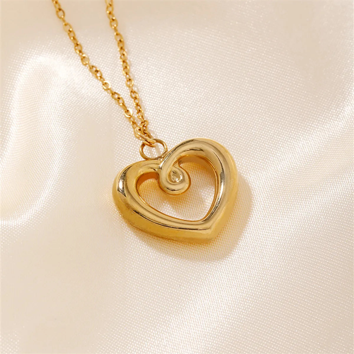 304 Stainless Steel K Gold Plated Elegant Cute Vacation Plating Three-Dimensional Heart Shape Butterfly Pendant Necklace