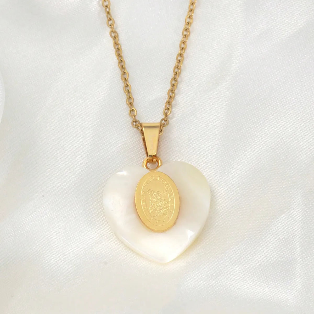 Wholesale Jewelry Simple Style Heart Shape Shell 304 Stainless Steel Shell 18K Gold Plated Plating Pendant Necklace