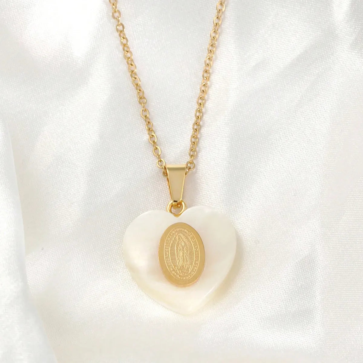 Wholesale Jewelry Simple Style Heart Shape Shell 304 Stainless Steel Shell 18K Gold Plated Plating Pendant Necklace