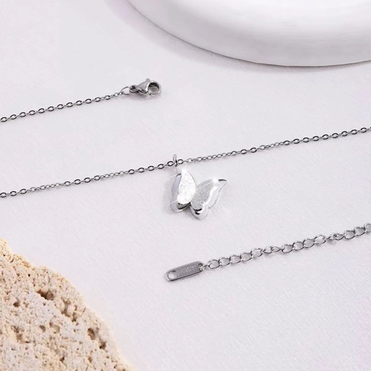 304 Stainless Steel Simple Style Classic Style Butterfly Pendant Necklace