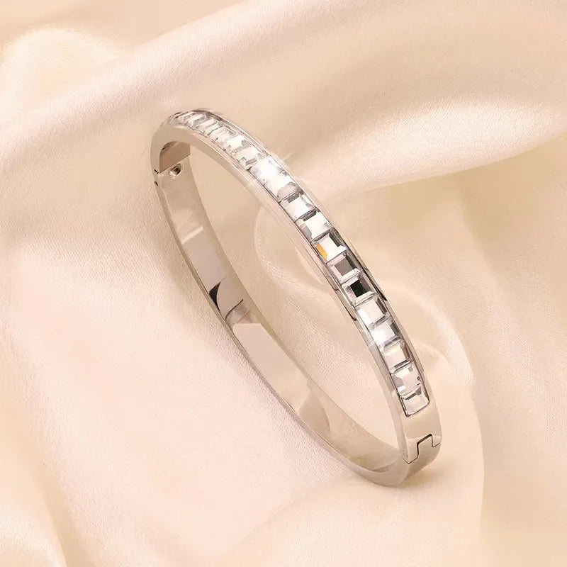 Simple Style Classic Style Solid Color 304 Stainless Steel 18K Gold Plated Zircon Bangle In Bulk