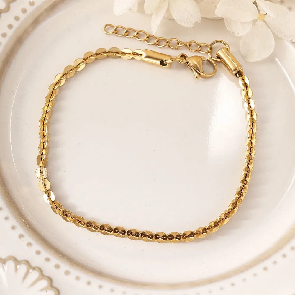 Simple Style Classic Style Solid Color 18K Gold Plated Bracelets In Bulk