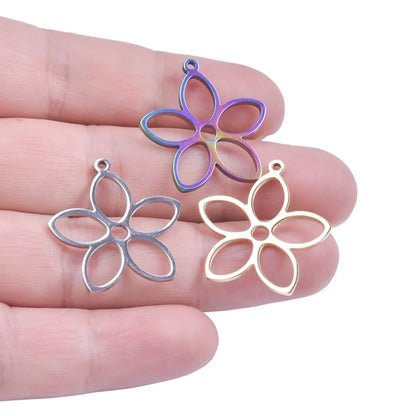 304 Stainless Steel Simple Style Plating Flower Pendant Necklace