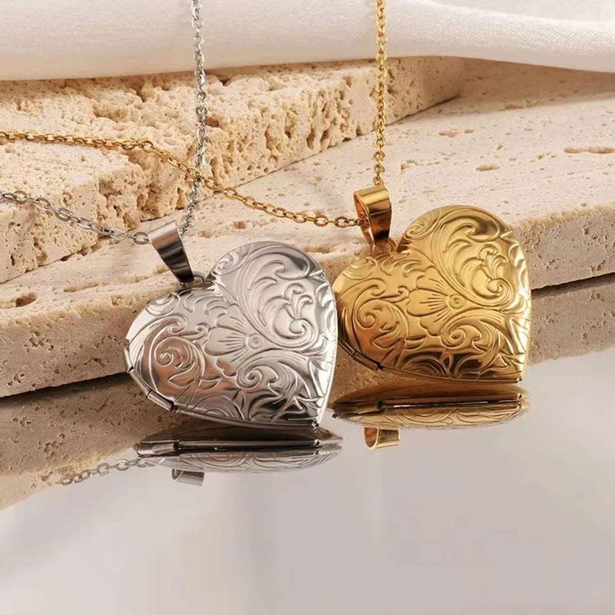 304 Stainless Steel 18K Gold Plated Sweet Simple Style Heart Shape Pendant Necklace Locket Necklace