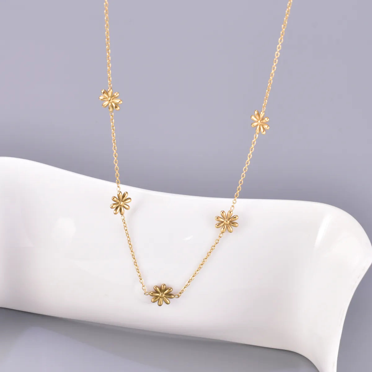 304 Stainless Steel Titanium Steel 18K Gold Plated Elegant Simple Style Plating Solid Color Necklace