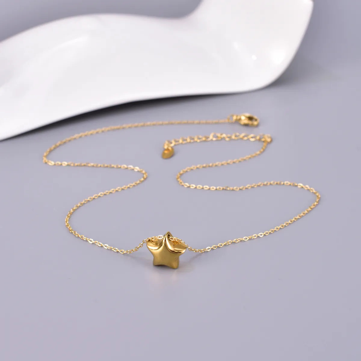 304 Stainless Steel Titanium Steel 18K Gold Plated Elegant Simple Style Plating Solid Color Pendant Necklace