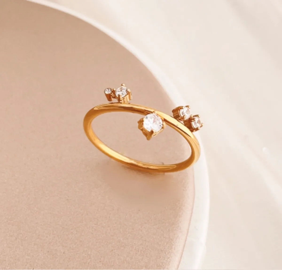 304 Stainless Steel Titanium Steel 18K Gold Plated Simple Style Inlay Round Zircon Rings