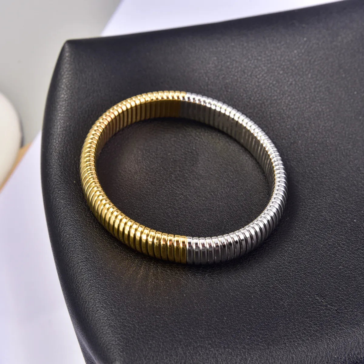 Simple Style Geometric 304 Stainless Steel Titanium Steel 18K Gold Plated Bangle In Bulk